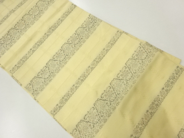 横段に花更紗模様織出し名古屋帯